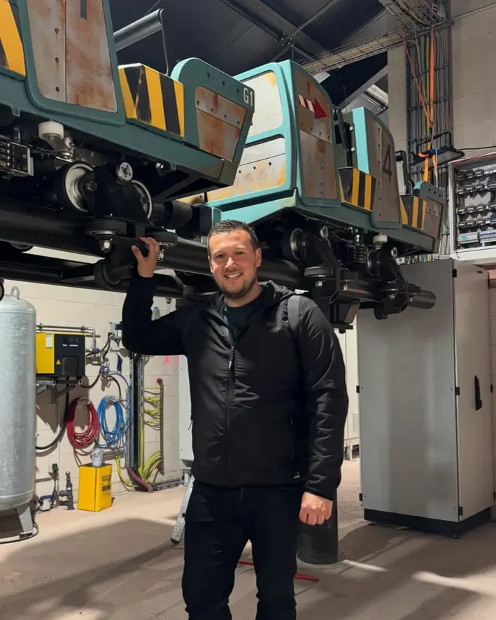 Silas mit Achterbahn